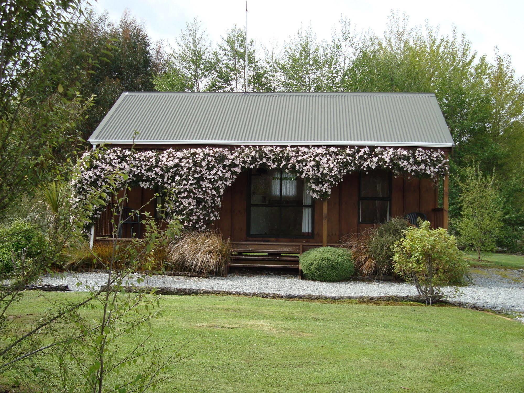 Lake Brunner Country Motel & Holiday Park Moana Ngoại thất bức ảnh